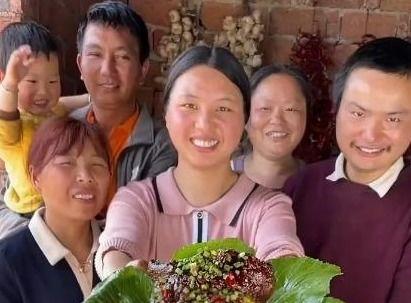 网红爆料家人视频播放,揭秘家人视频背后的惊人真相! 第2张 网红爆料家人视频播放,揭秘家人视频背后的惊人真相! 第2张